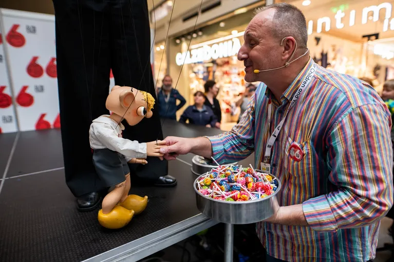 Stovka ve velkém stylu! Hurvínek slavil společně s dětmi