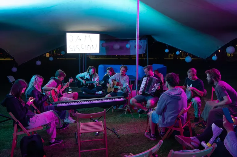 Atmosféra 5. festivalového dnu