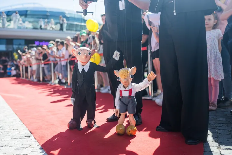 Když se objeví Hurvajs, je z toho pořádný poprask! Stovku slaví na Zlín Film Festivalu se Zlatým střevíčkem v kapse