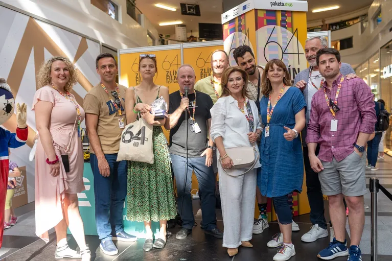 Šňůru autogramiád přestřihli festivaloví moderátoři